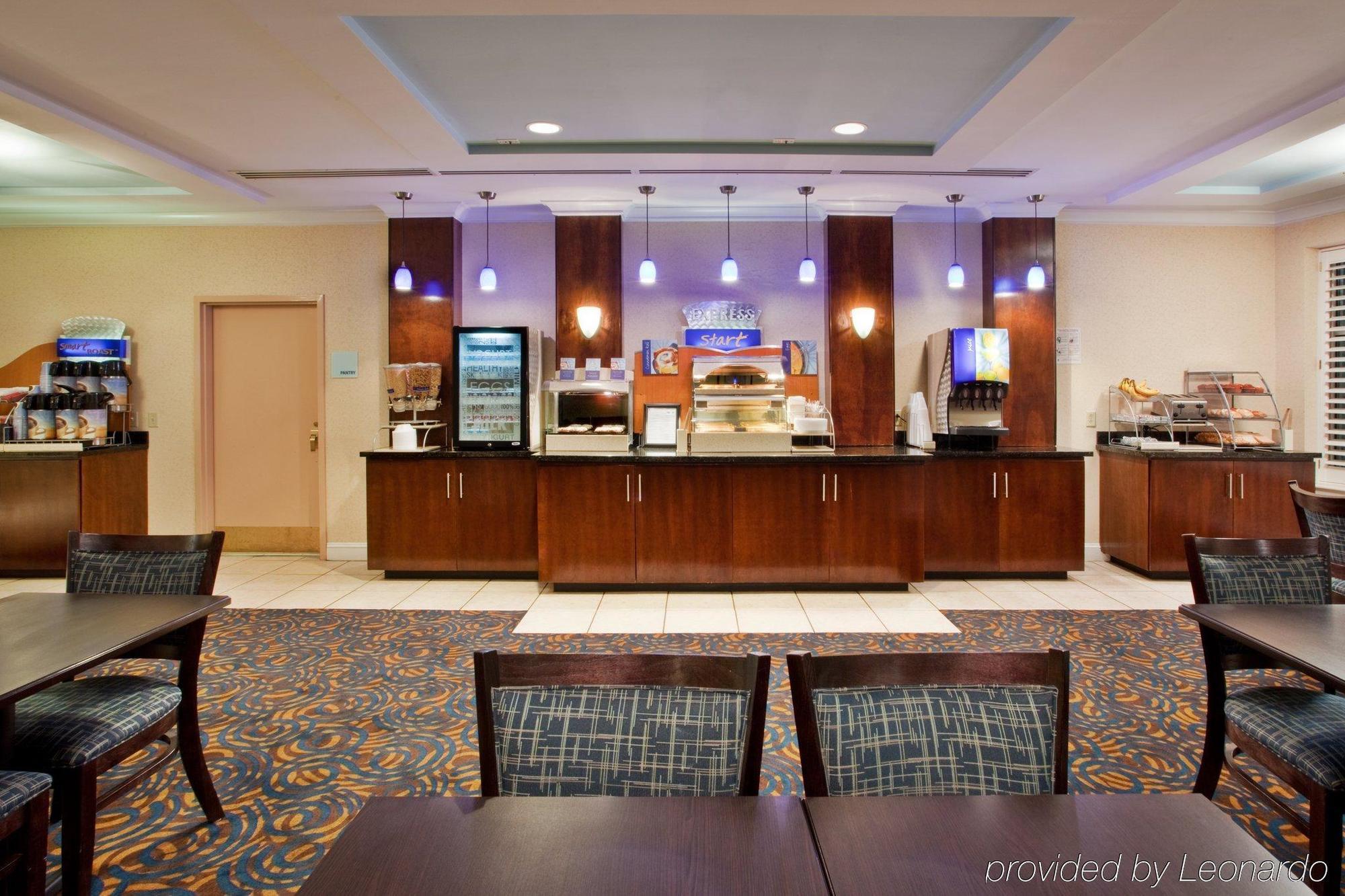 Holiday Inn Express Hotel & Suites Dublin By Ihg Dış mekan fotoğraf