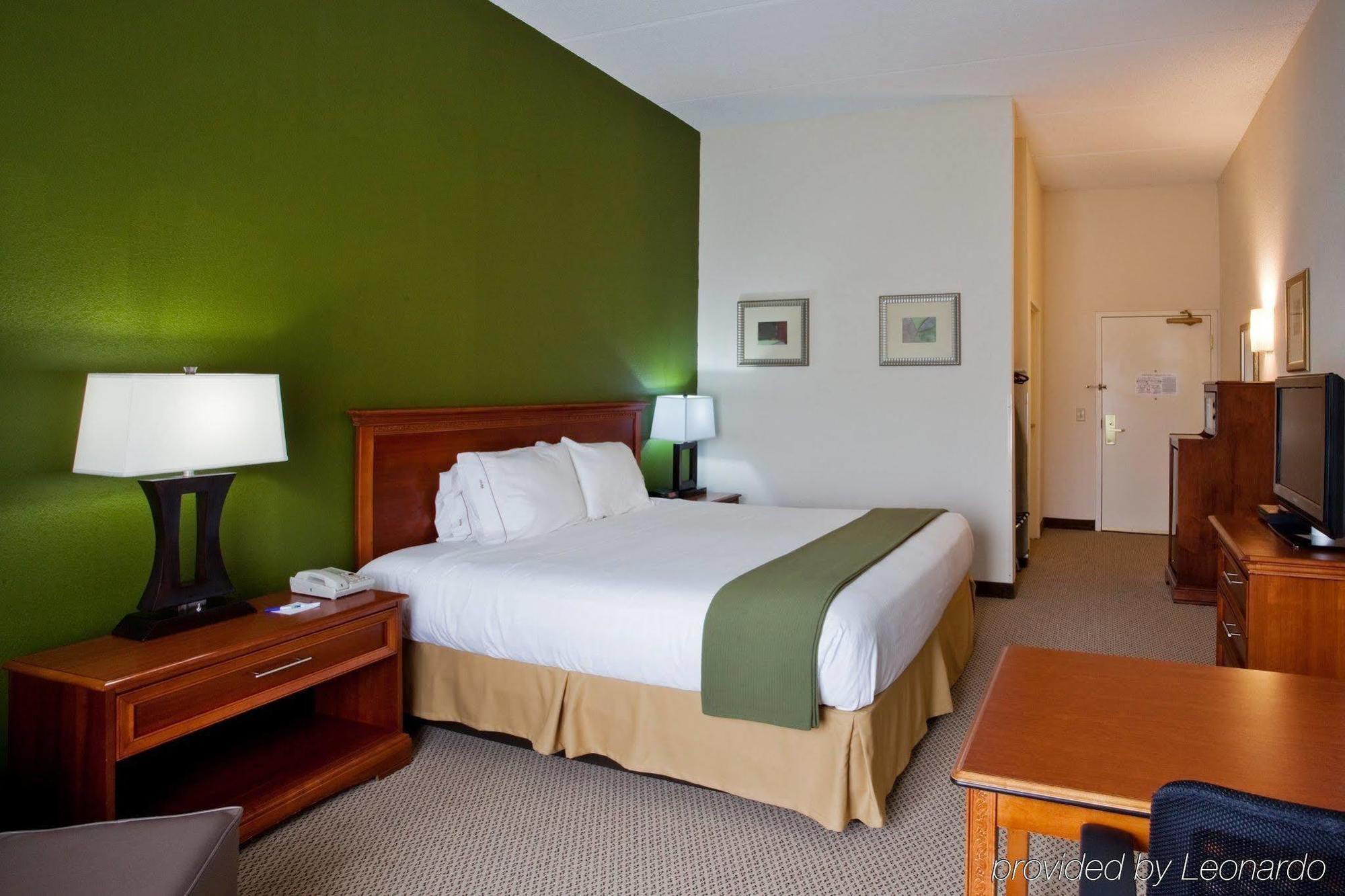 Holiday Inn Express Hotel & Suites Dublin By Ihg Dış mekan fotoğraf